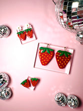 Load image into Gallery viewer, Strawberry Kisses
